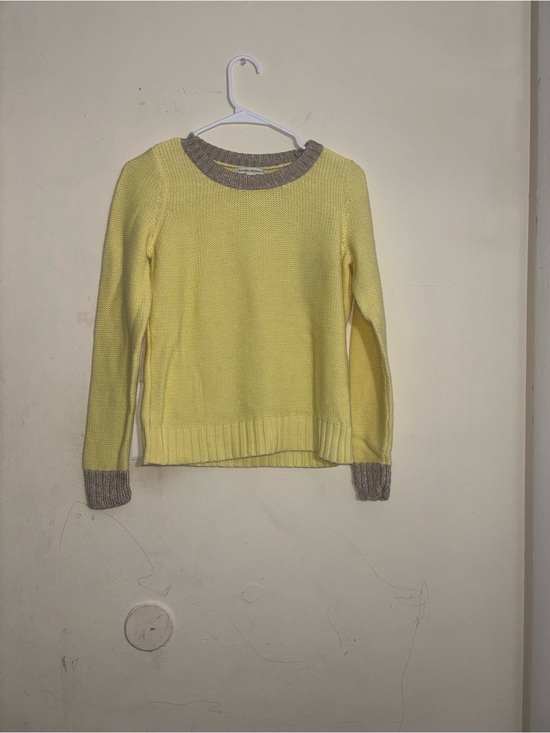 Banana Republic Sweaters - Banana Republic Crew Neck
Yellow Sweater Size S